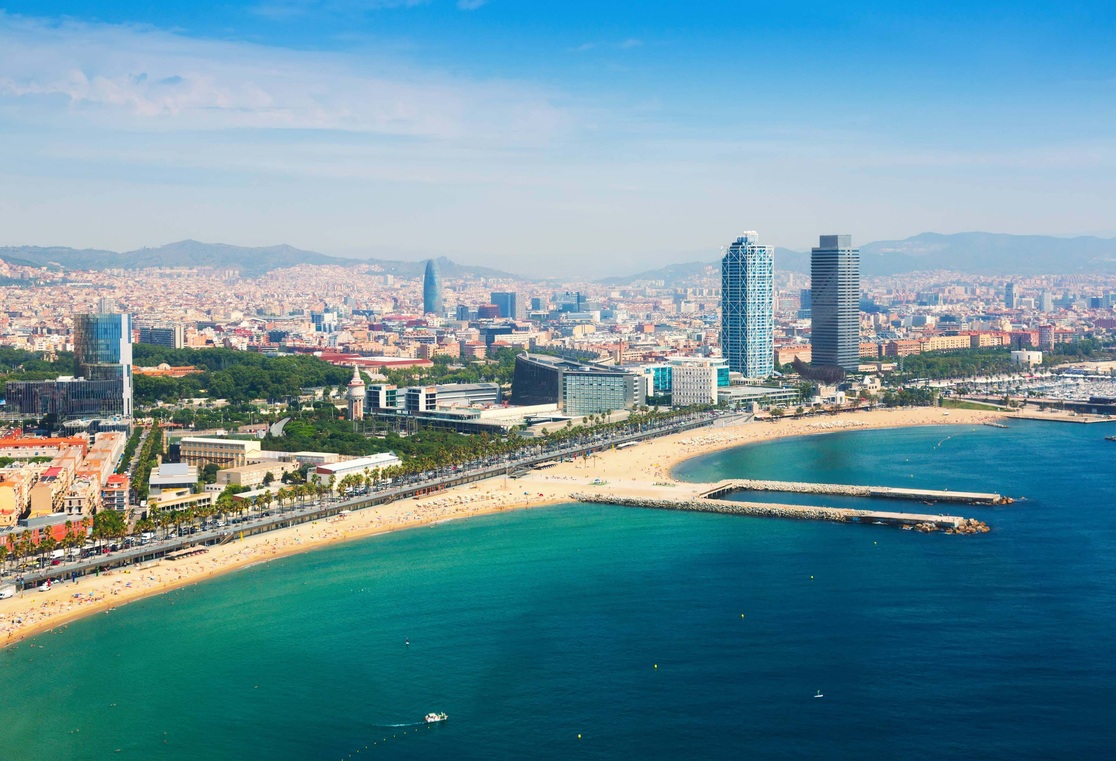 Pogled iz zraka na Barcelonu s Mediterana