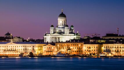 Stockholm, Estonska Tura I Helsinki