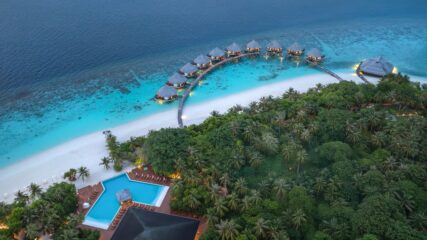 Adaaran Select Meedhupparu resort Maldivi