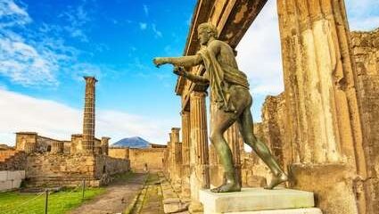 Amalfi obala, Napulj i Capri